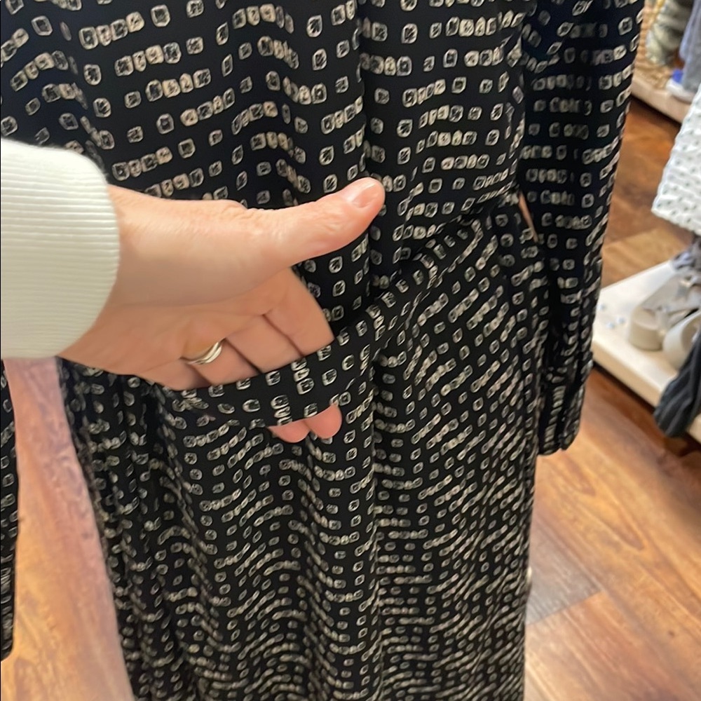 Black and cream print Women's shirt Dress - Picture 7 of 8